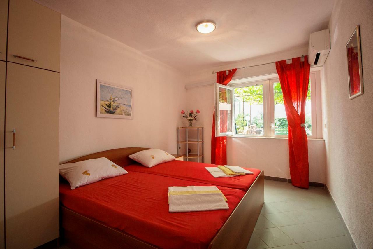 Mrkonjic Branko & Marija Apartmani Omis Luaran gambar