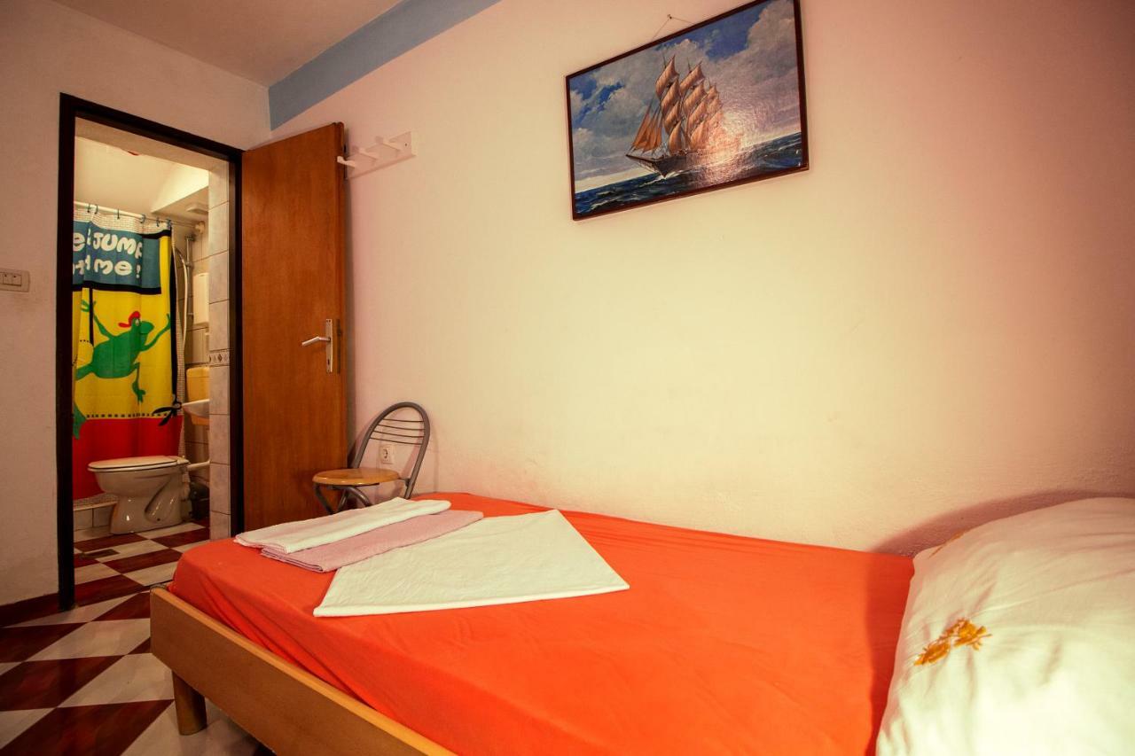 Mrkonjic Branko & Marija Apartmani Omis Luaran gambar