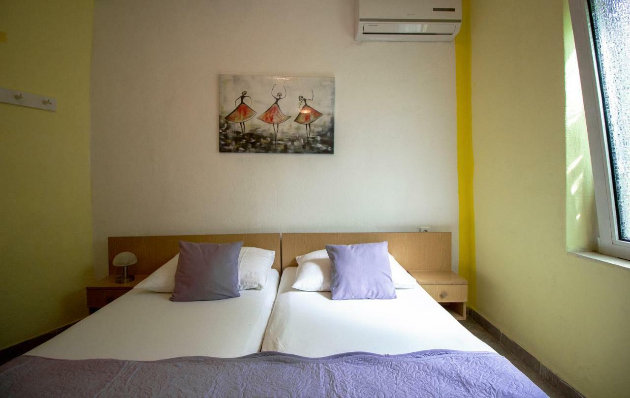 Mrkonjic Branko & Marija Apartmani Omis Luaran gambar
