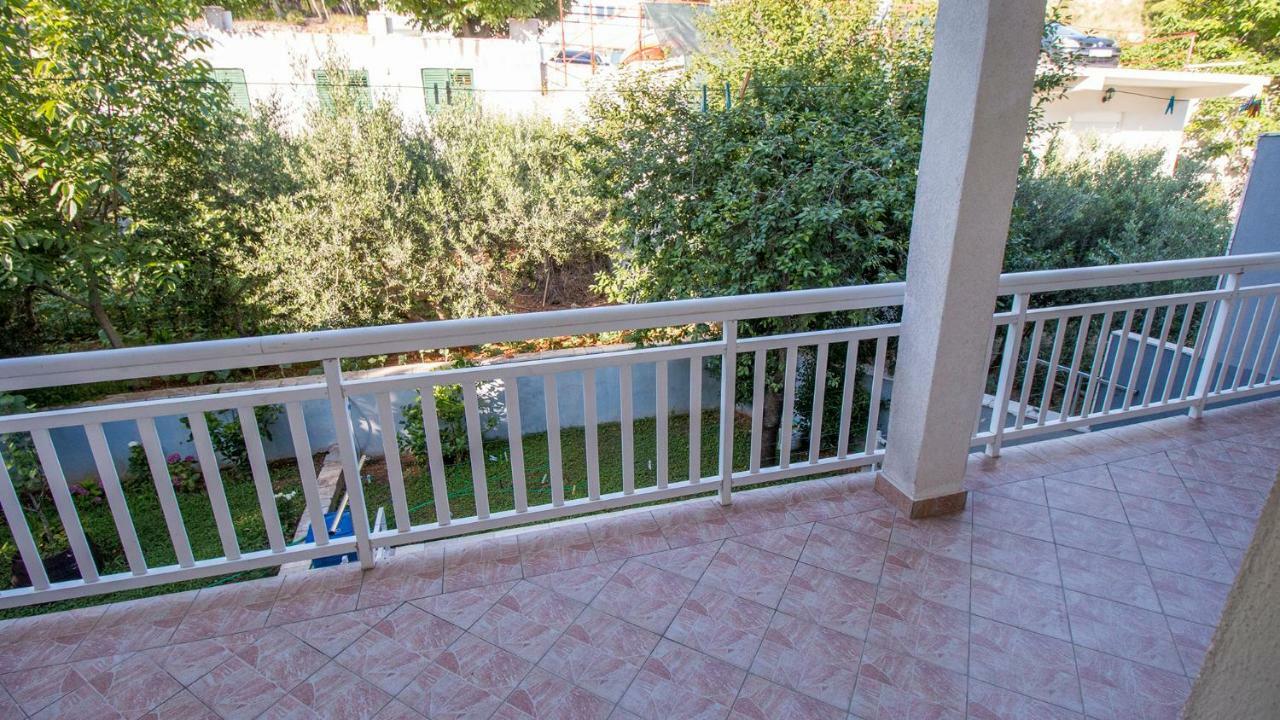 Mrkonjic Branko & Marija Apartmani Omis Luaran gambar