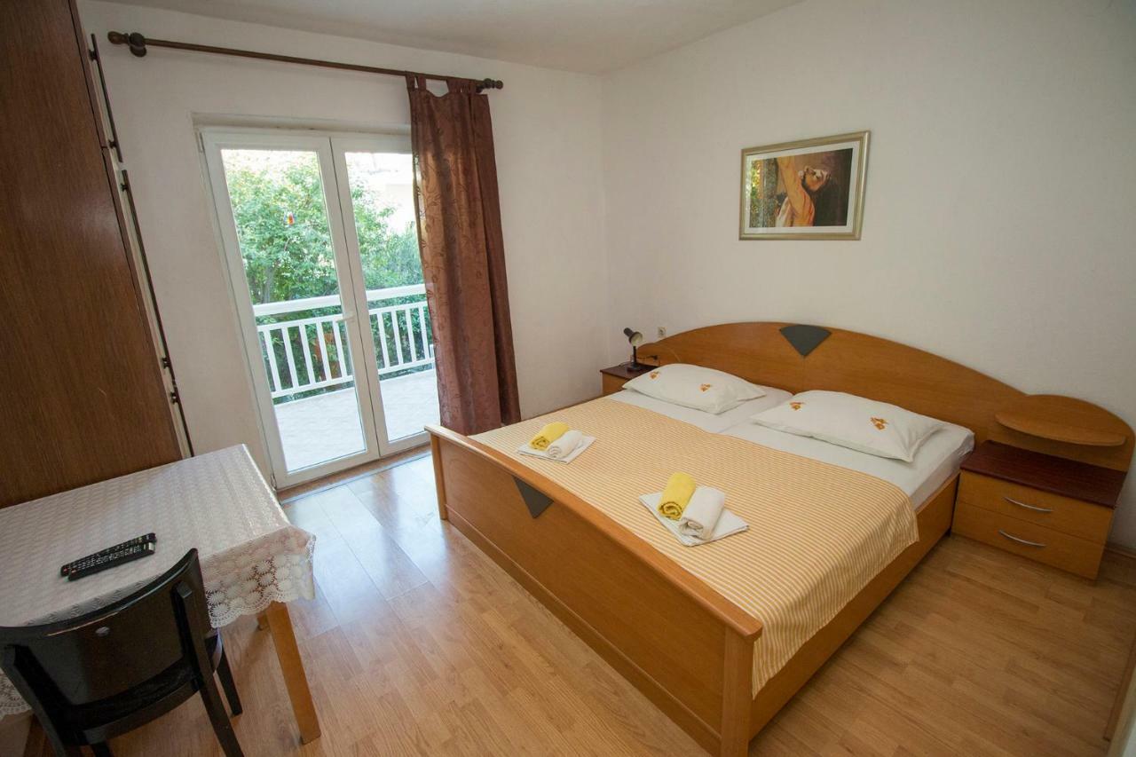 Mrkonjic Branko & Marija Apartmani Omis Luaran gambar