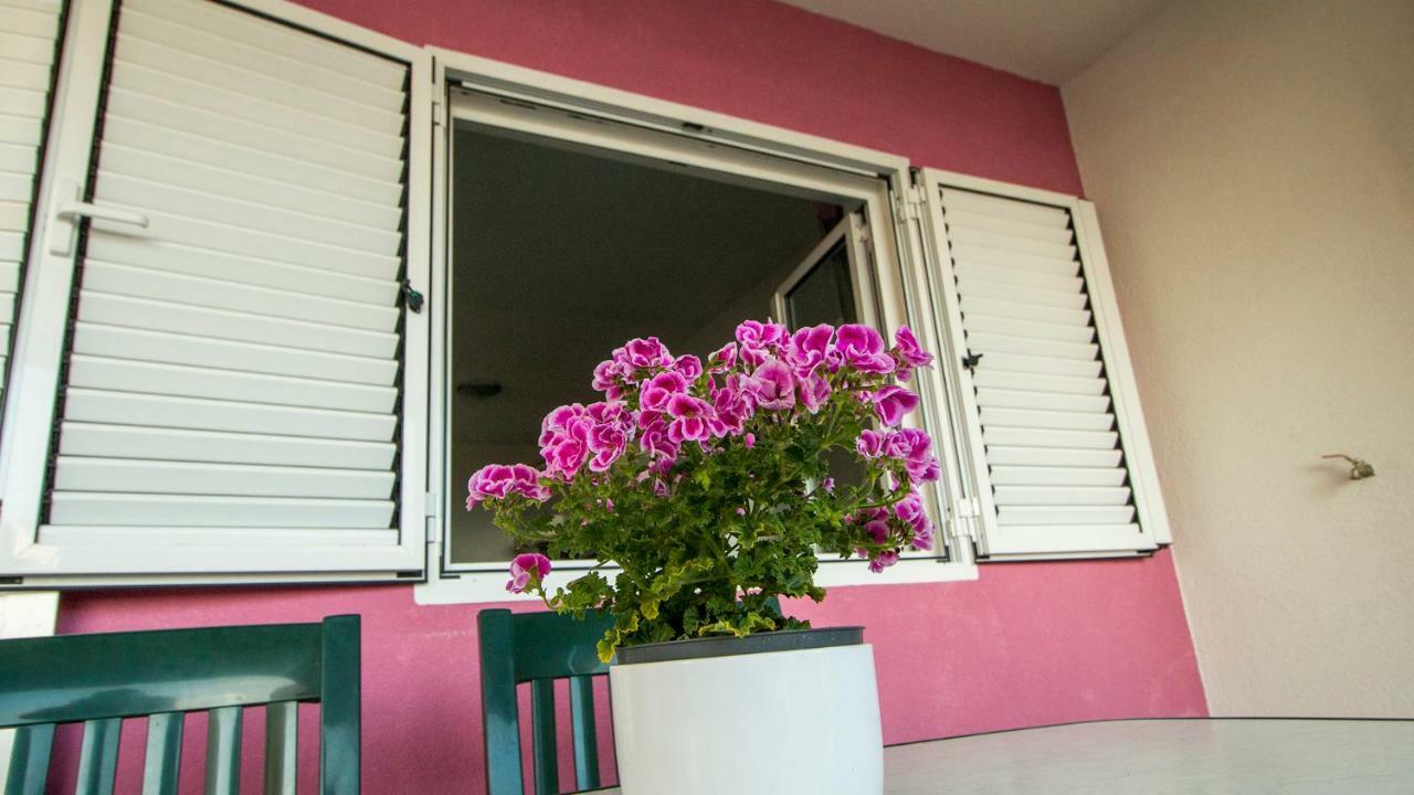 Mrkonjic Branko & Marija Apartmani Omis Luaran gambar