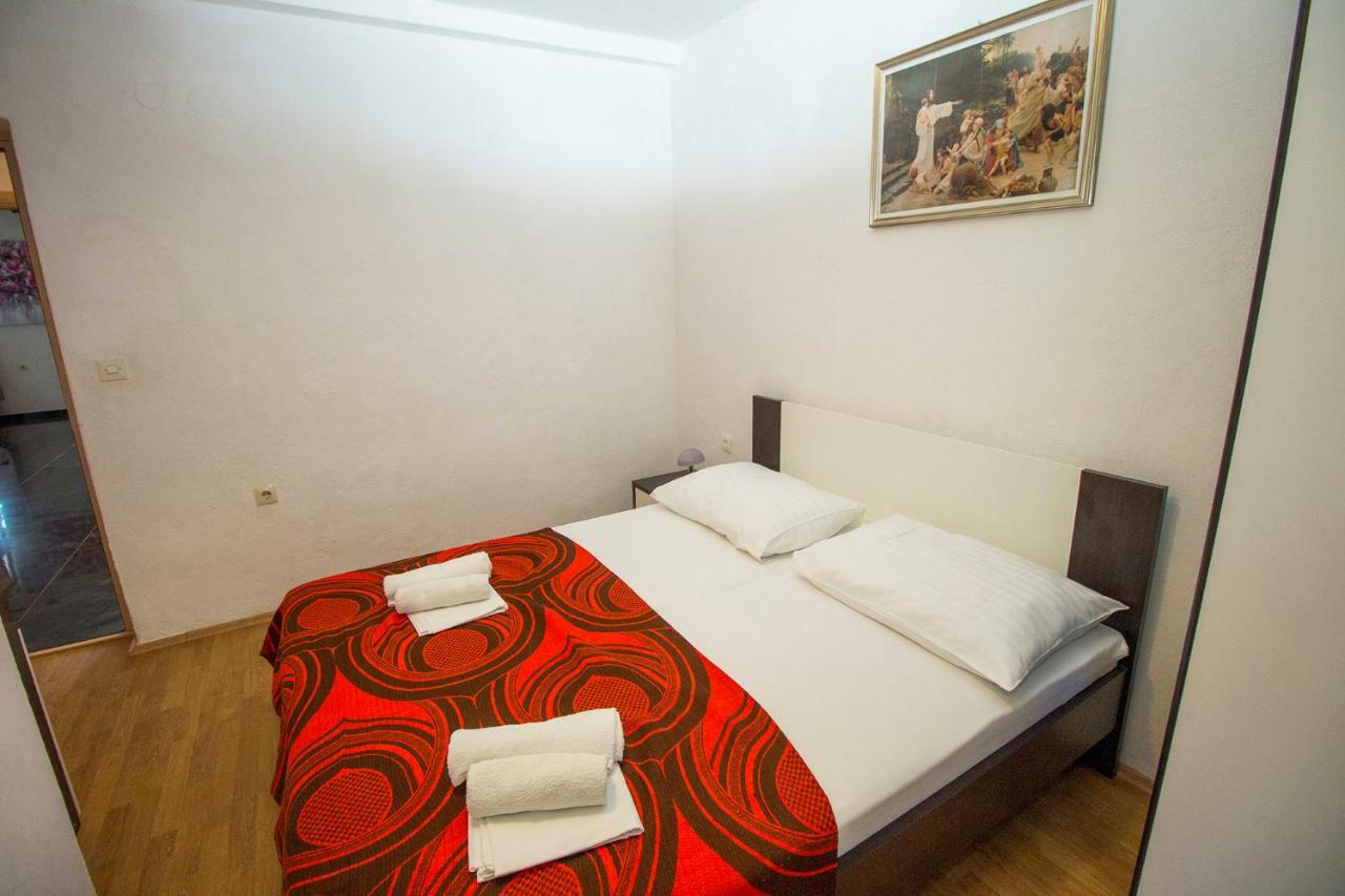 Mrkonjic Branko & Marija Apartmani Omis Luaran gambar