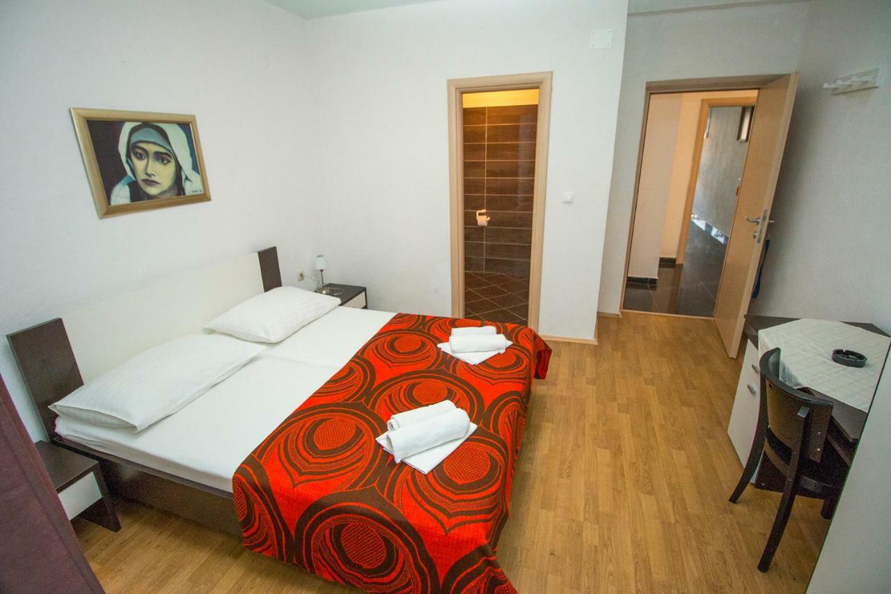 Mrkonjic Branko & Marija Apartmani Omis Luaran gambar