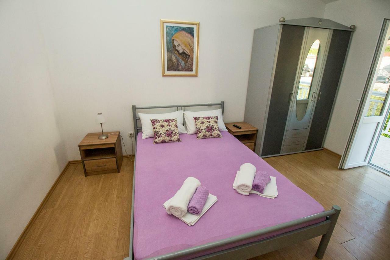 Mrkonjic Branko & Marija Apartmani Omis Luaran gambar